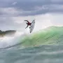 Fot&oacute;grafo atacado por animal marinho no Mundial de Surfe passar&aacute; por cirurgia