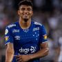 Com ra&iacute;z terena, &Eacute;derson leva nome do povo ind&iacute;gena ao maior palco do futebol
