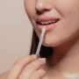 Oito ativos que voc&ecirc; precisa analisar antes de comprar um gloss labial 