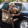 Entre Costuras & CuLtura: Da princesa Diana à Chanel: a evolução do vestido da vingança