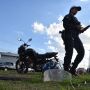 Motociclista sofre ferimentos graves ao atingir carro em local semaforizado