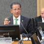 Campbell diz que ju&iacute;zes 'parasitas' se hospedam na magistratura e devem ser extirpados