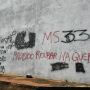 'Proibido roubar': muro com '33' e 'Tropa do PPK' chama aten&ccedil;&atilde;o em Campo Grande