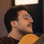 De Campo Grande ao Top do Spotify: quem escreveu "Flash", a m&uacute;sica da trend dos perfumes