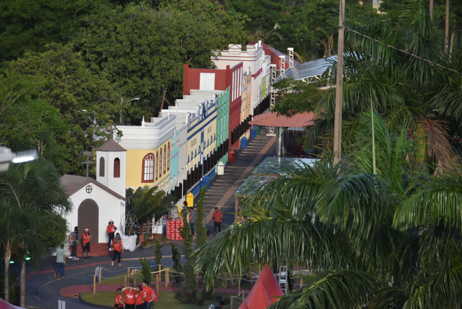 Capital terá linha de ônibus especial para levar população à Cidade do Natal - Correio do Estado Capital terá linha de ônibus especial para levar população à Cidade do Natal - Correio do Estado