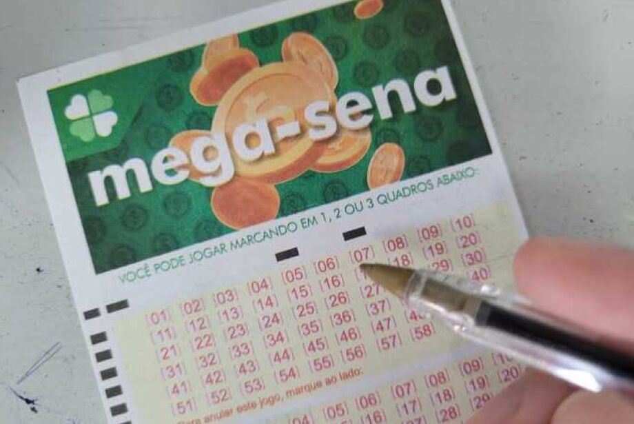 Mega-Sena acumula e vai a R$ 12,5 mi; aposta ganha R$ 9,7 mi na Quina