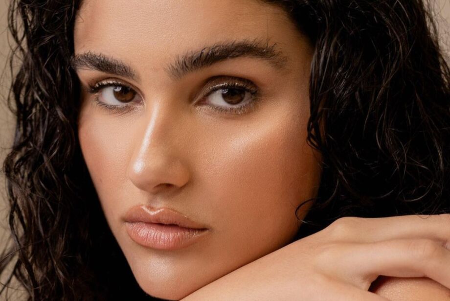 Uma das maiores modelos curves do momento &eacute; brasileira e sucesso na Europa