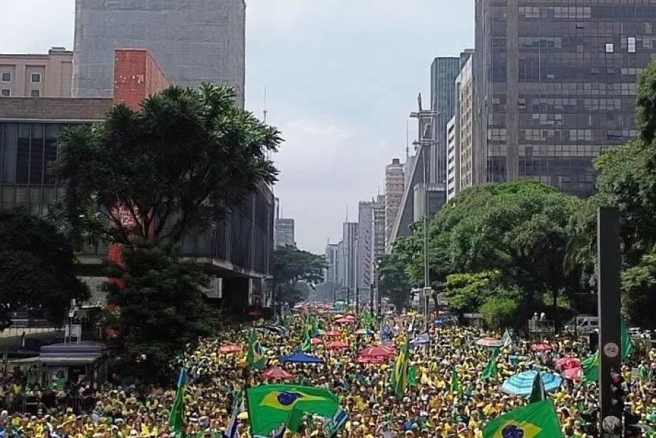 O ato deste domingo na Paulista atraiu milhares de pessoas. N&atilde;o houve estimativa oficial de p&uacute;blico pela Pol&iacute;cia Militar de S&atilde;o Paulo.