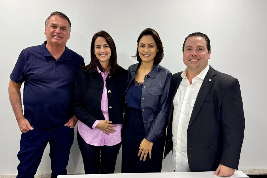 Jair Bolsonaro, Gianni Nogueira, Michelle Bolsonaro e Rodolfo Nogueira, durante encontro recente