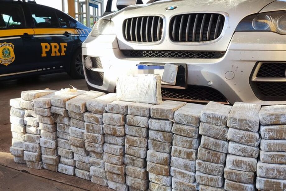 Droga estava escondida em compartimento oculto de BMW