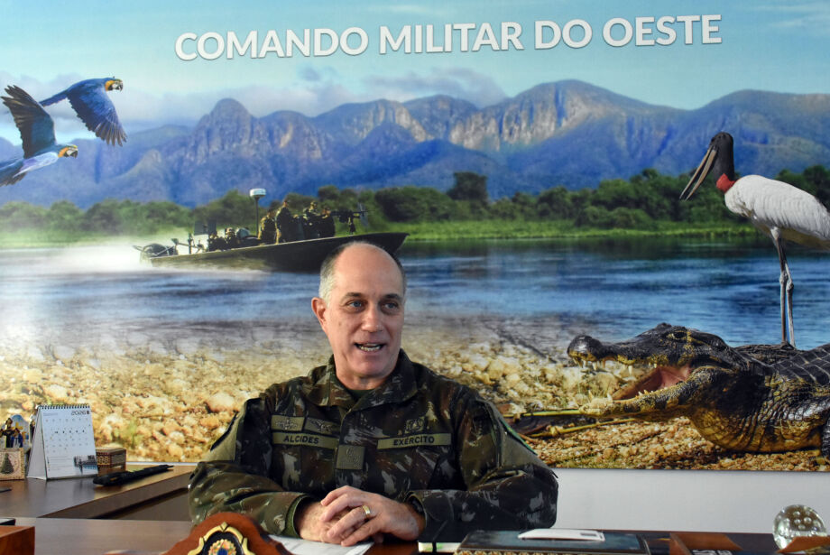 https://cdn.correiodoestado.com.br/img/c/920/615/dn_arquivo/2026/07/12-0726-0006-general-alcides-valeriano-de-faria-junior-pr.jpg