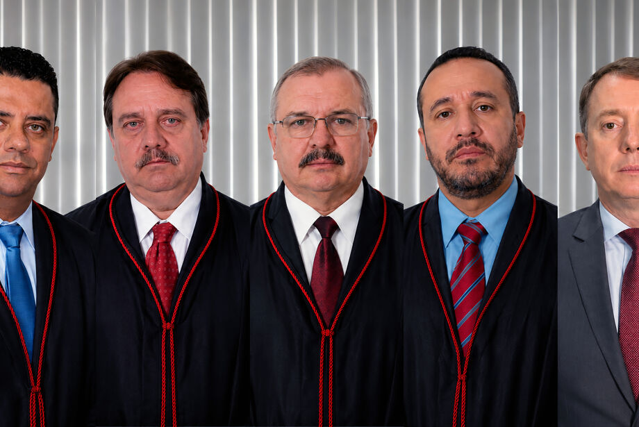Os magistrados Alexandre Bastos, Marcos de Brito e Vladimir Abreu e Paulo Afonso