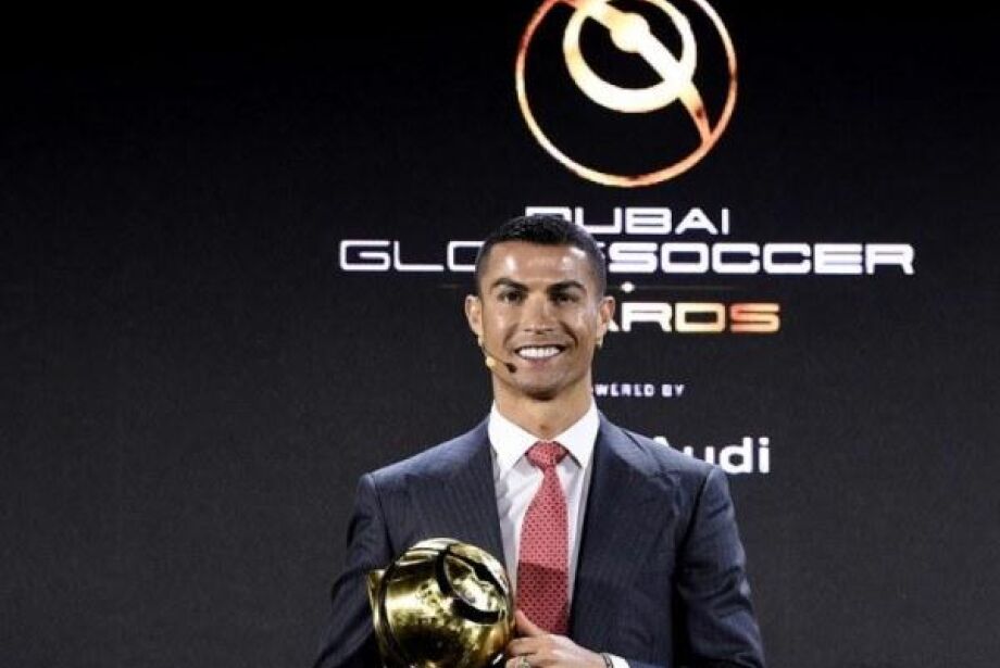 Será que ainda há espaço para tantos troféus? - Será que ainda há espaço  para tantos troféus? - Golo de Cristiano Ronaldo eleito o melhor do ano