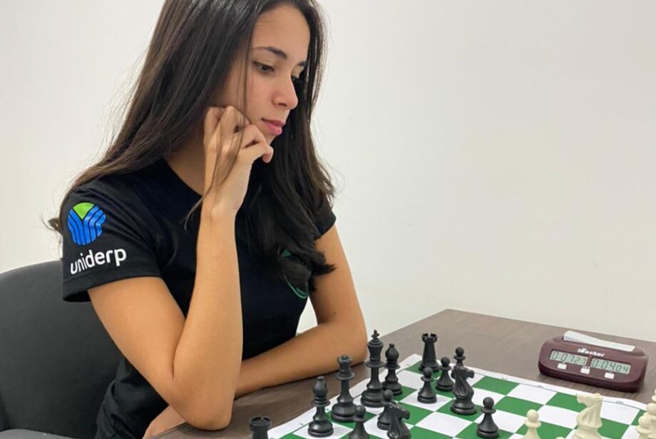 Jogando muito! Estudantes brilham em competições de Xadrez