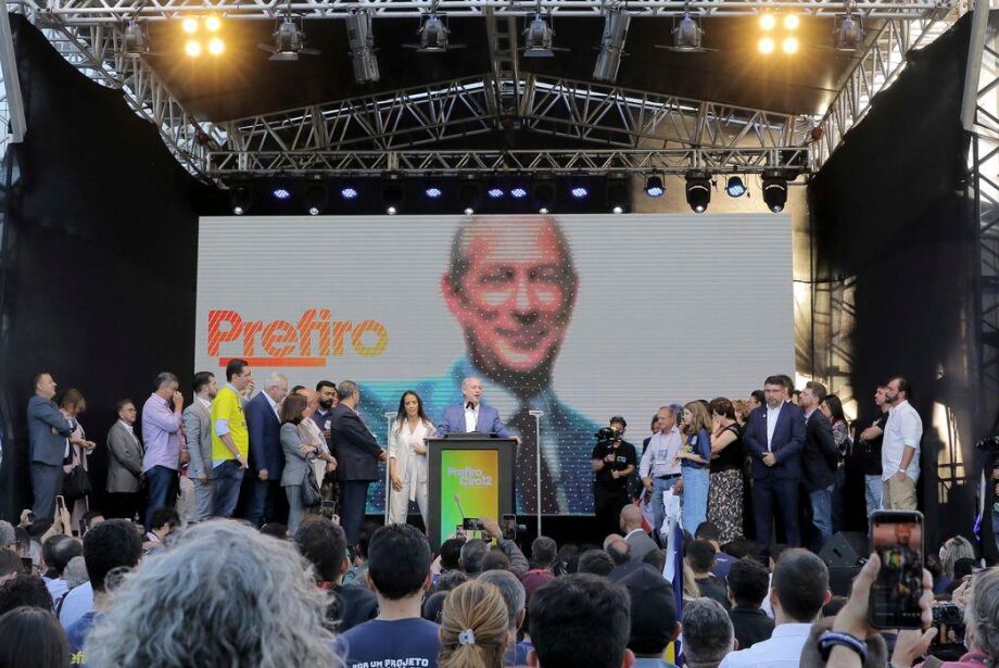 Ciro Gomes registra candidatura presid ncia pelo PDT no TSE