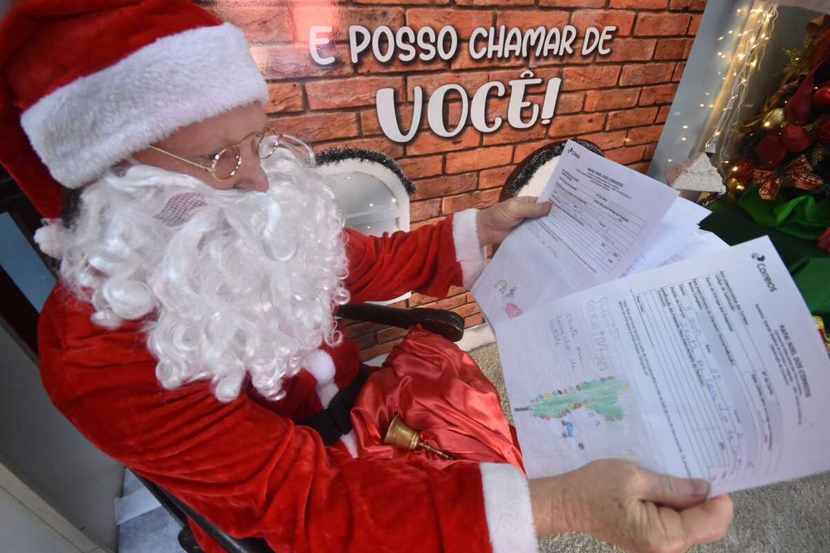 "Papai Noel dos Correios" mais de 6 mil cartinhas aguardam serem