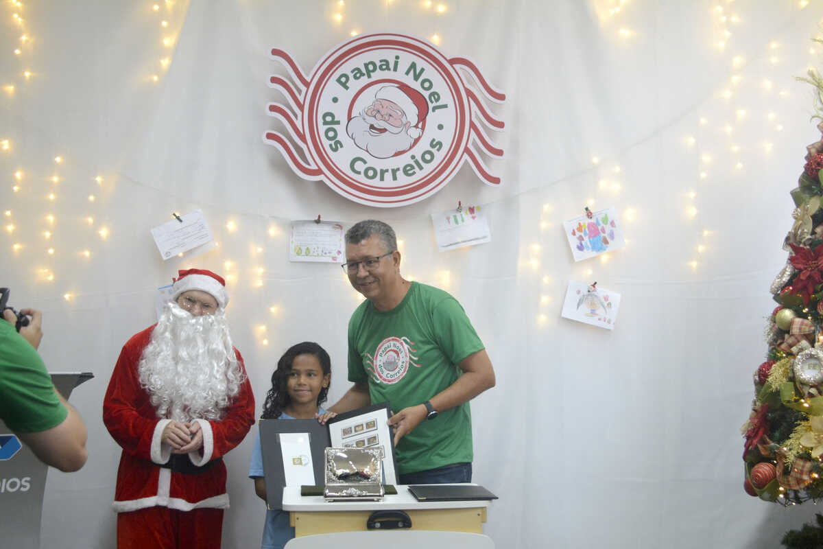 Mais de 6 mil cartinhas podem ser adotadas na campanha 'Papai Noel dos
