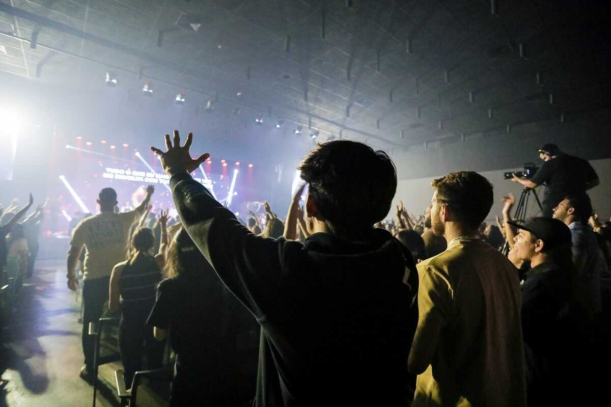 Igreja promove conferência para jovens cristãos em Campo Grande