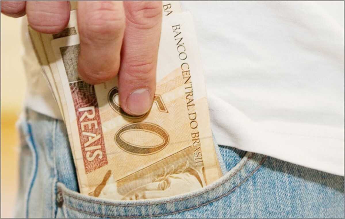 13º salário vai injetar R$ 4 milhões na economia de MS