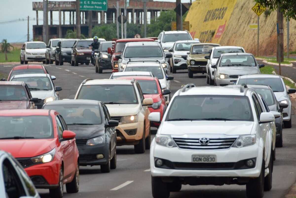Licenciamento de veículos com placas de final 7 e 8 deve ser pago em agosto
