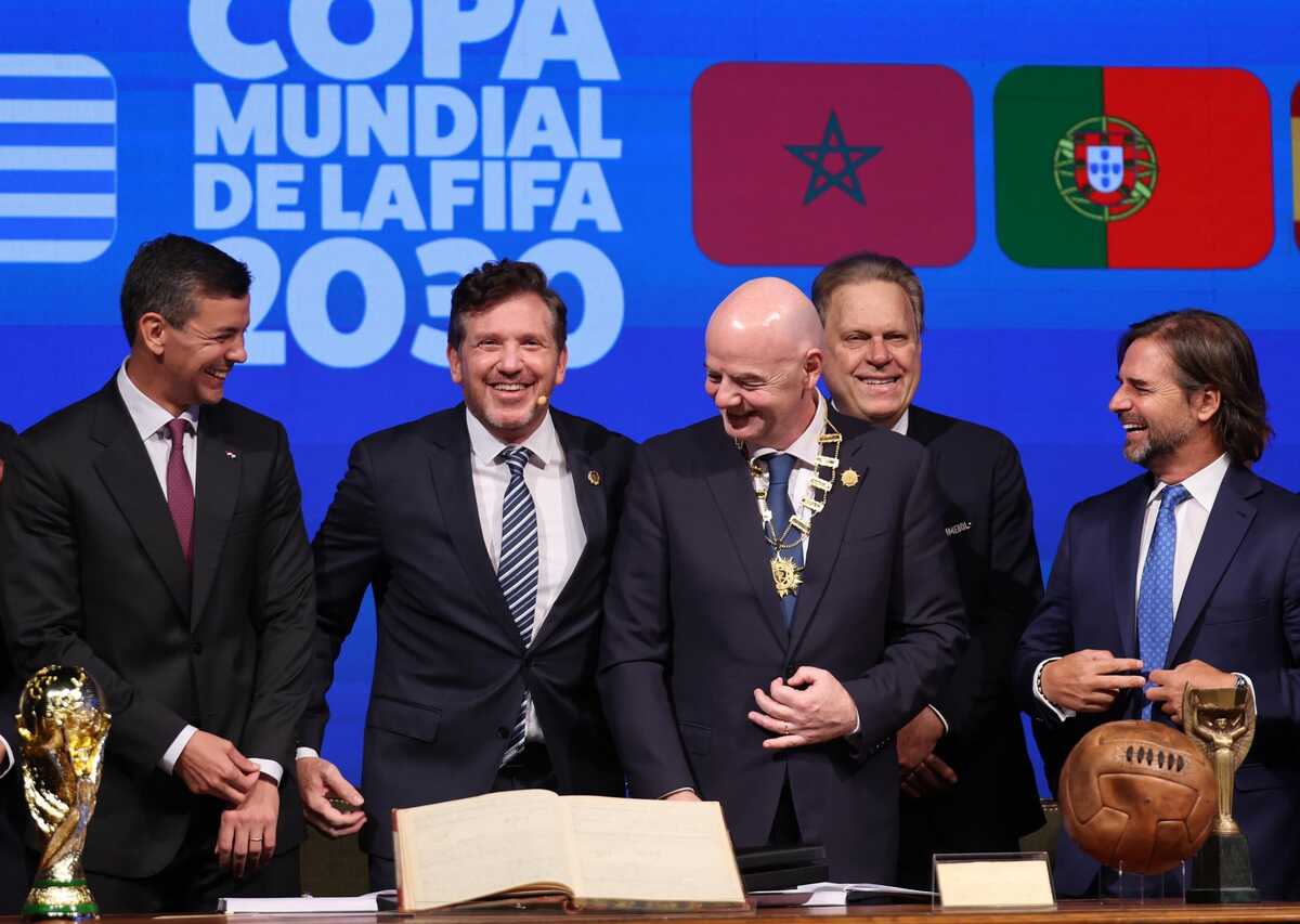 Infantino acusa críticos da Copa de espalhar ódio e diz: 'Futebol não é política, é união'
