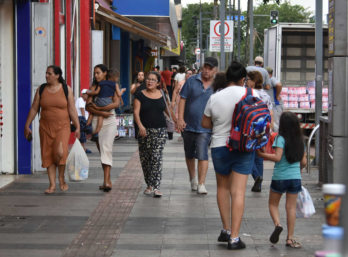 Confira o que abre e o que fecha no feriado de 15 de novembro - Correio ...