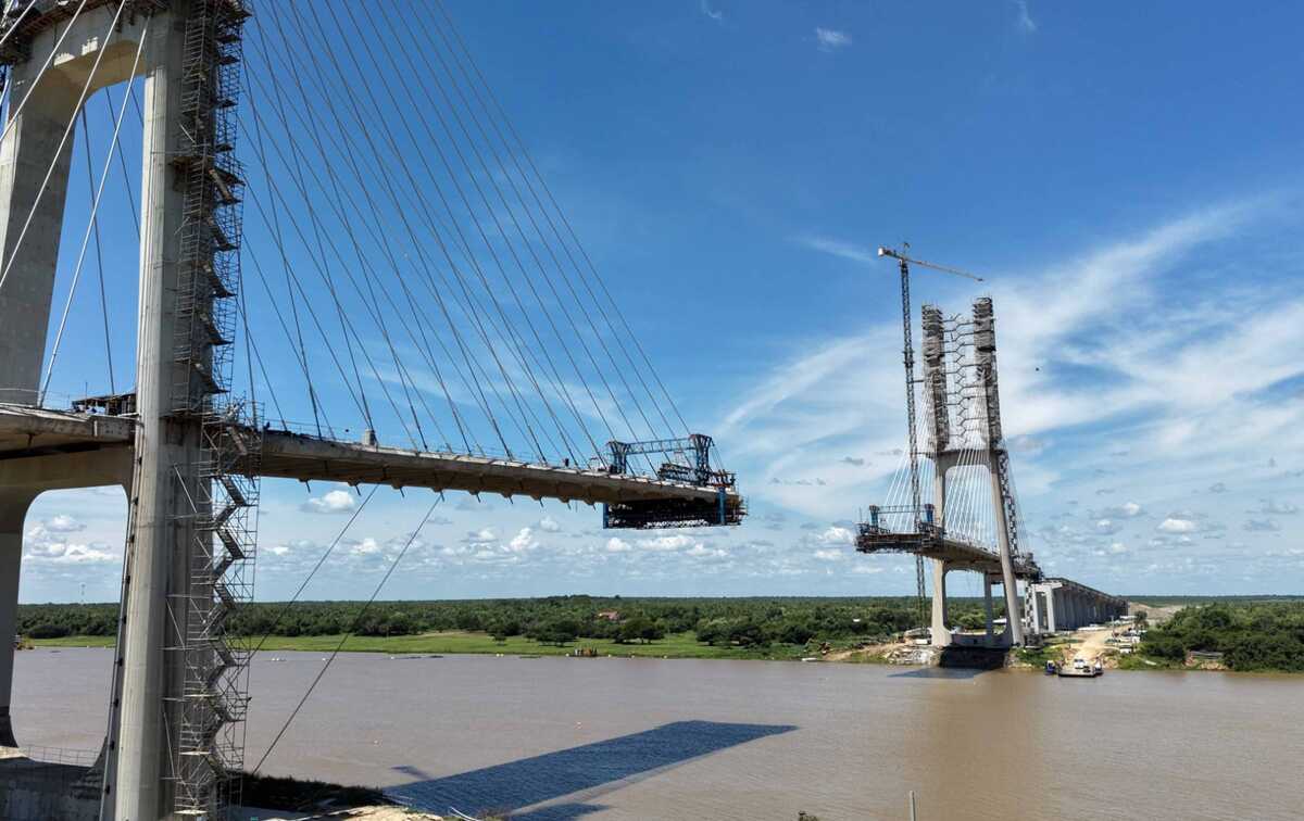 Ponte da Rota Bioceânica está a 128 metros de ligar Brasil e Paraguai