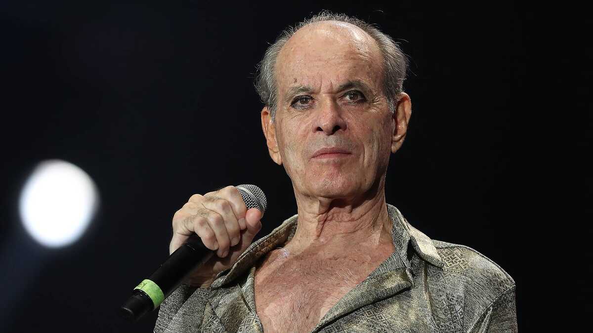 Ney Matogrosso, um dos maiores artistas de MS, faz palestra-show na UFMS