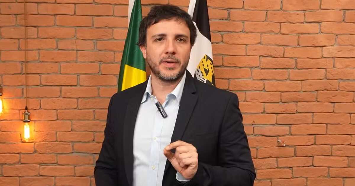 Renan Santos é oficializado em ato com ingresso de até R$ 7 mil e livro de propostas 'de luxo'