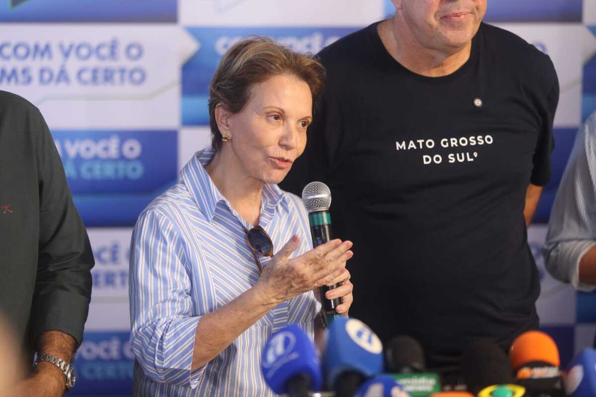 Mesmo fora da vice, Tereza Cristina garante apoio a Flávio Bolsonaro