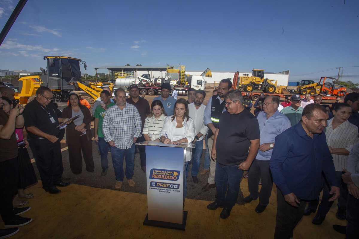 Doze equipes prometem tapar 3 mil buracos por dia a partir de segunda