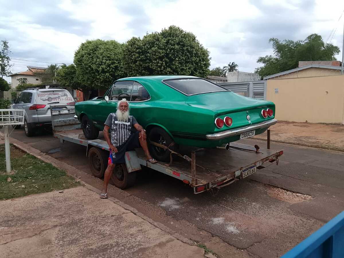 Idoso perde carro de época e dinheiro após golpe de falso mecânico em Campo Grande