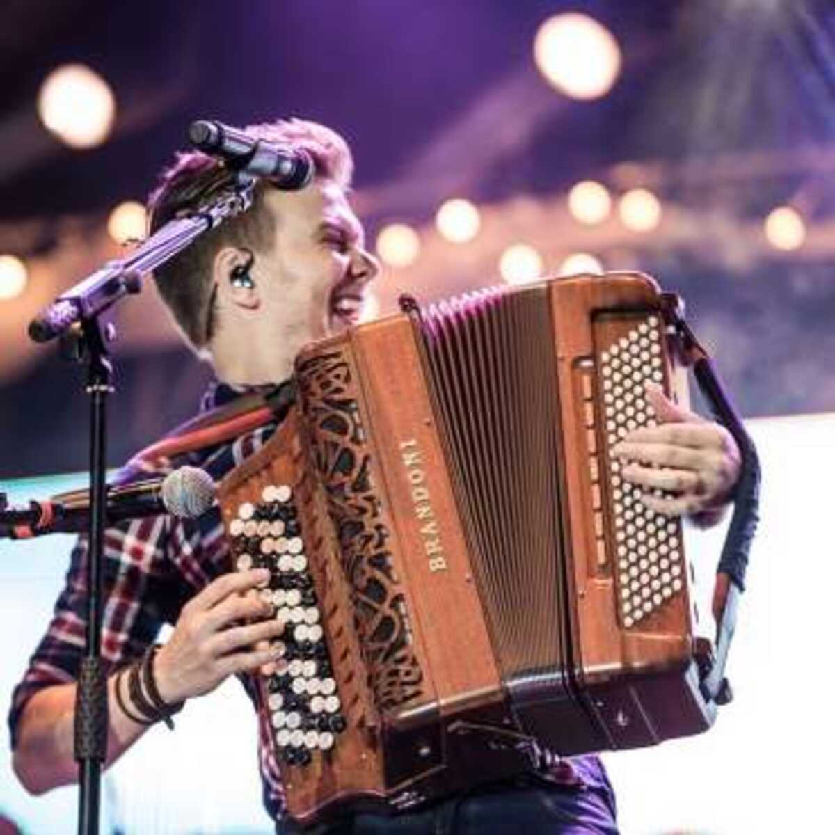 Michel Teló faz aniversário com planos: ‘Desejo ser pai’ - Correio do