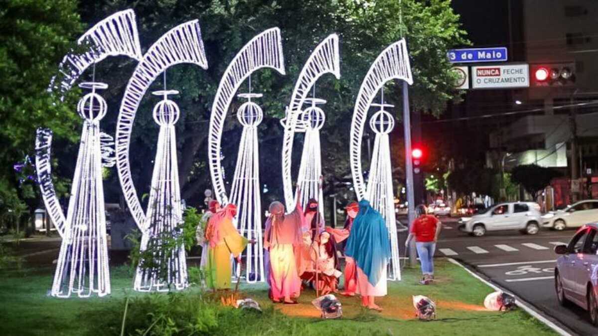 Campo Grande já está enfeitada para o Natal e conta com mais de 50 atrações  pela cidade - Correio do Estado