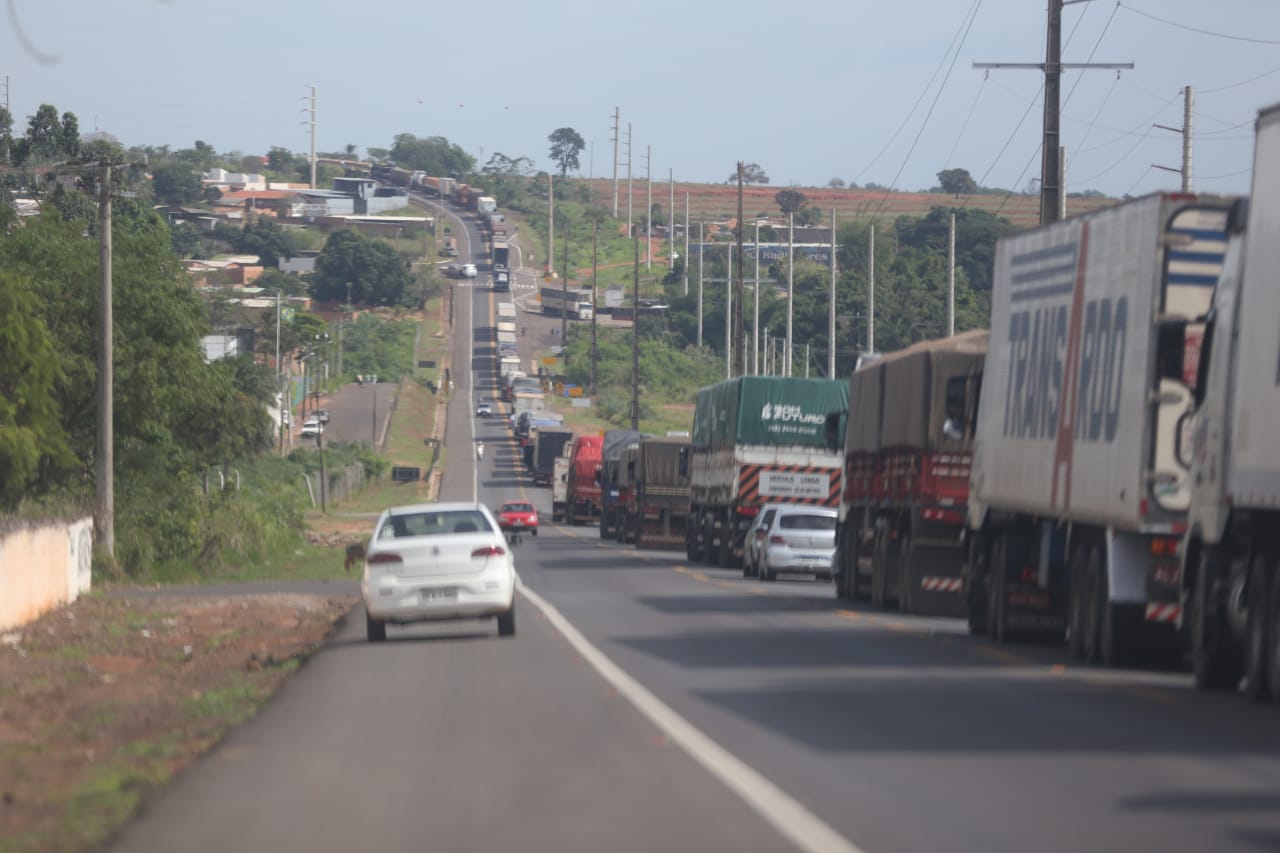 Fila de caminhões se formou em Campo Grande, sem previsão de liberação