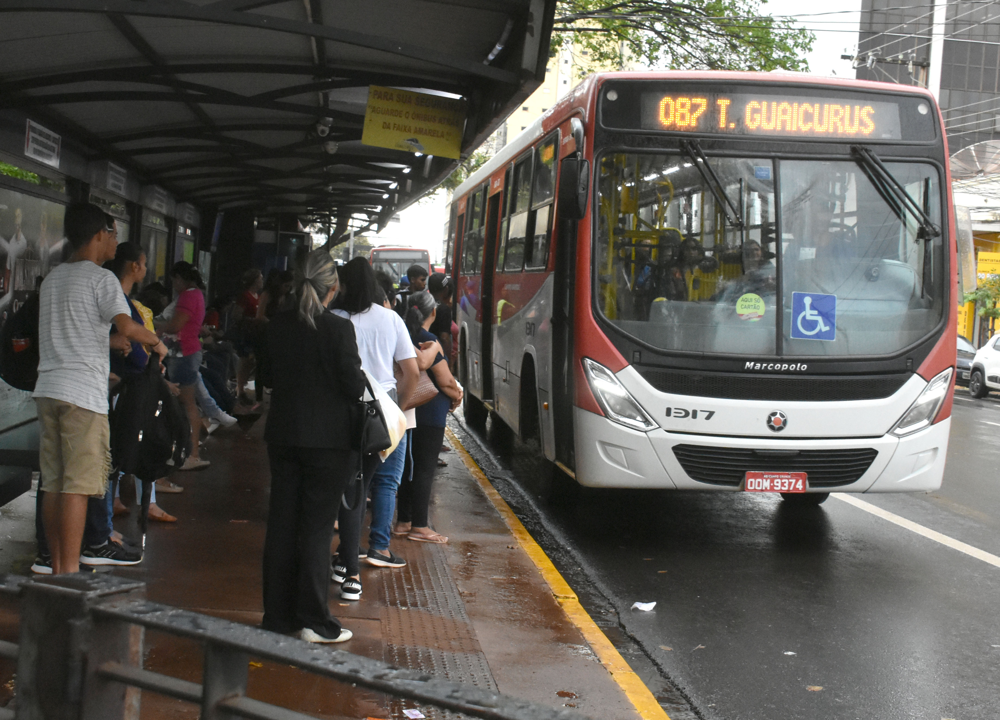 Vereadores querem assegurar livre circulação de veículos