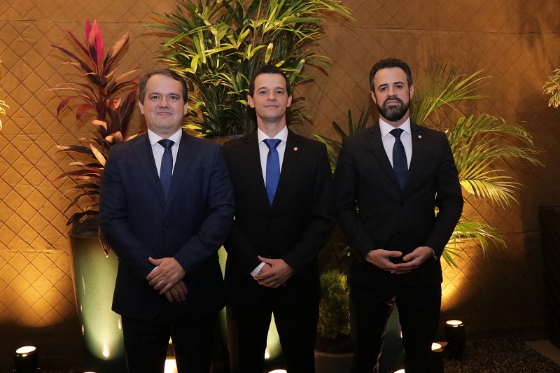 Drs. Alexandre Magno, Fabrício Mingati e Romão Milhan Junior