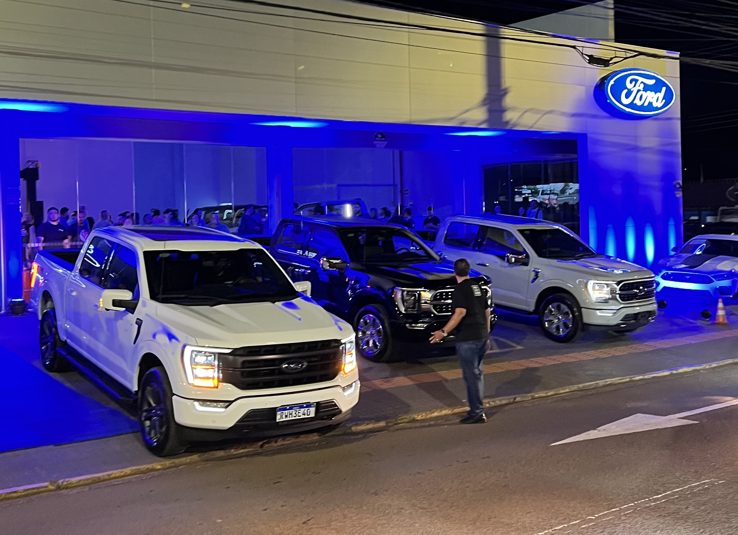 Concessionária Ford em Campo Grande fazendo entregas das picapes 