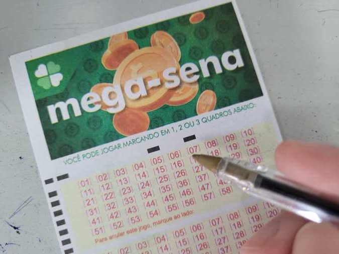 Mega-Sena: aposta única ganha prêmio de R$ 104 milhões; veja os números  sorteados