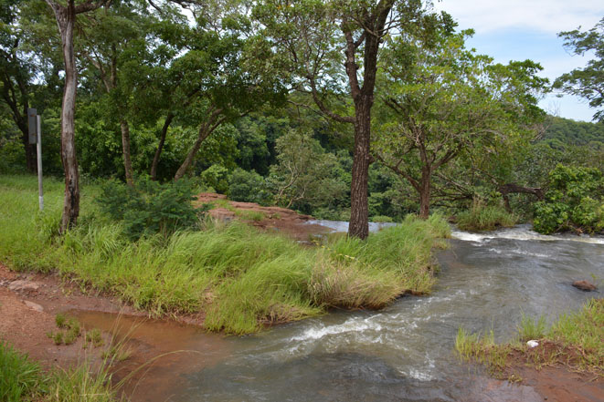 Cachoeira do Inferninho é opção perto da área urbana