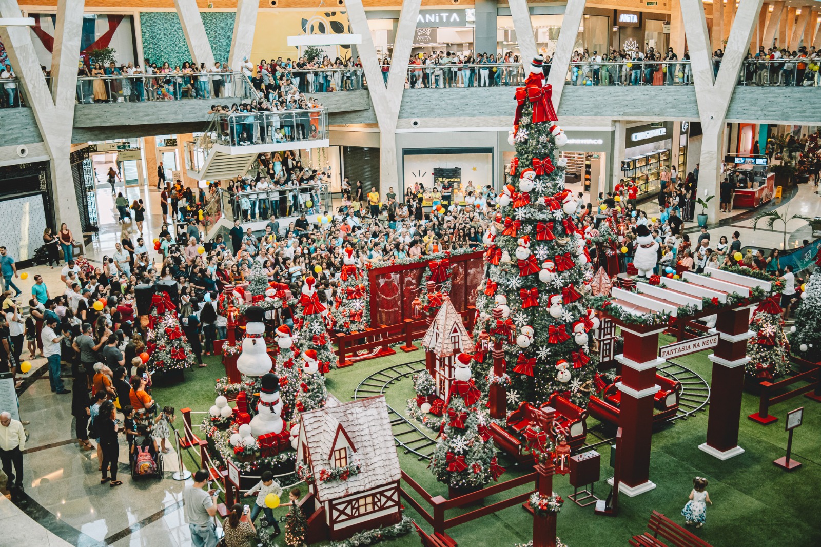 Papai Noel pousa o trenó hoje em Campo Grande - Correio do Estado