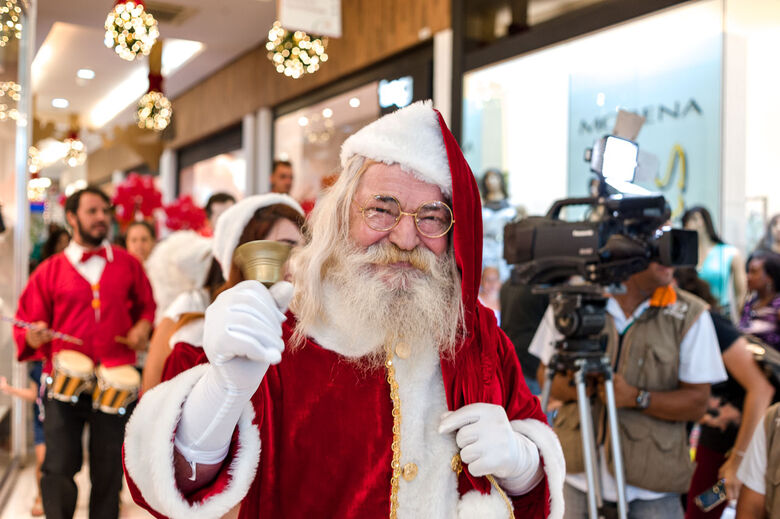 Papai Noel pousa o trenó hoje em Campo Grande - Correio do Estado