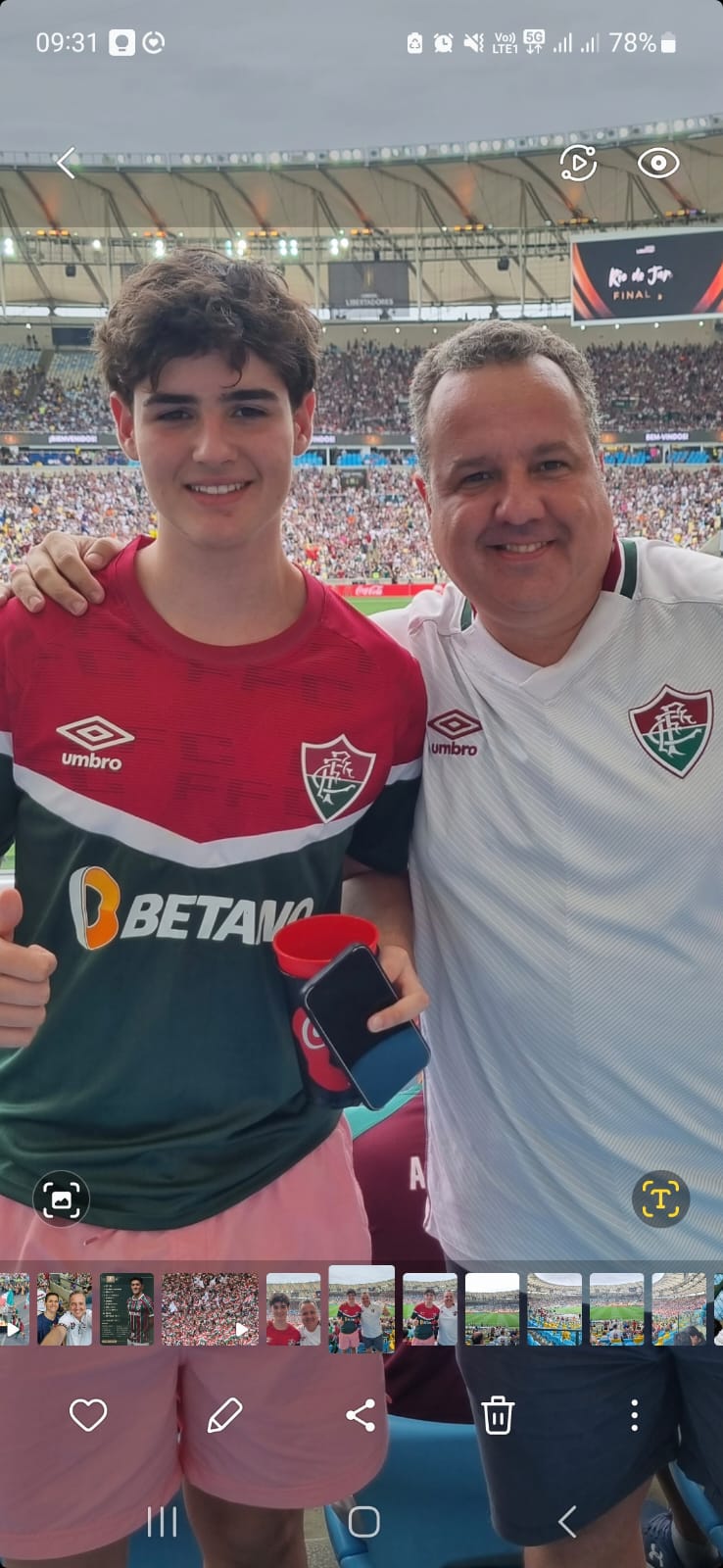 Renato Oliveira ao lado do filho na final da Libertadores da Am&eacute;rica no Rio de Janeiro