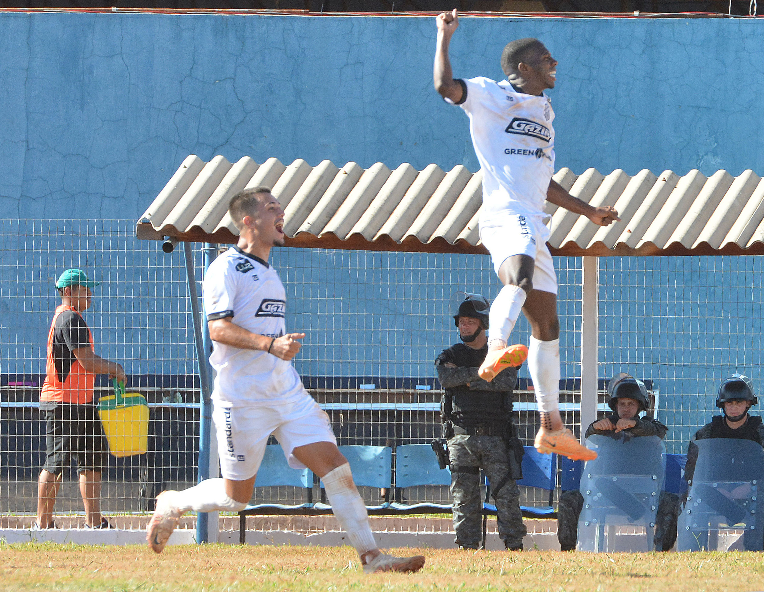 Náutico vence em casa e se aproxima do Costa Rica no grupo A 