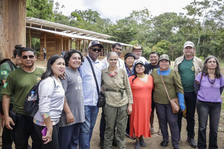 Comitiva do Governo Federal visita Terra Indígena Yanomami, em Roraima 