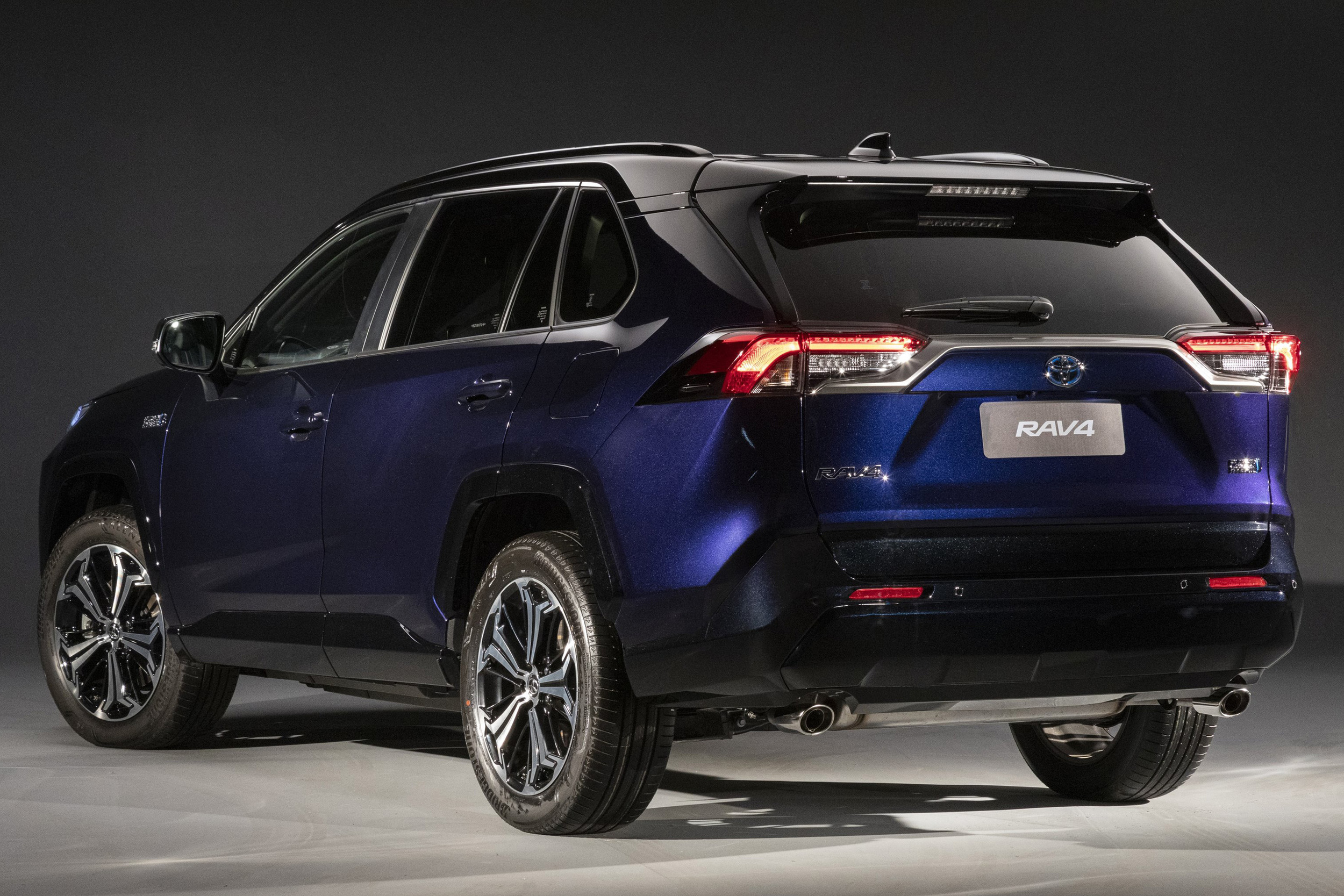 Toyota RAV4 Plug-in Hybrid - Divulgação