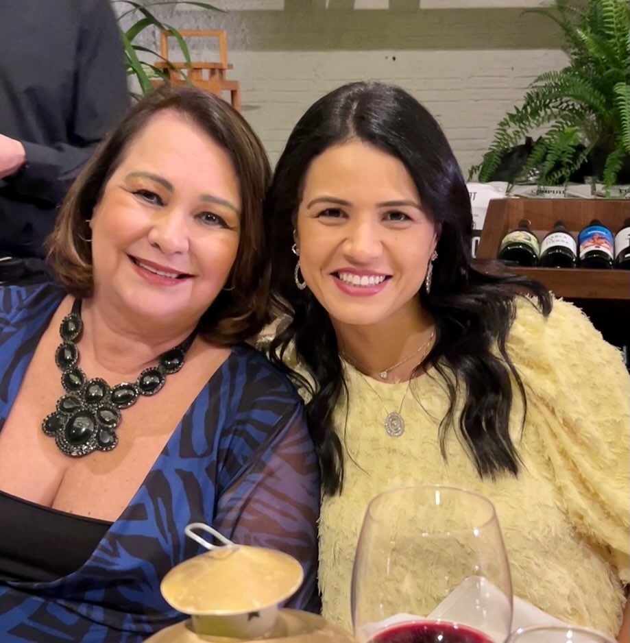 Sandra Macedo e D&eacute;bora Barbato