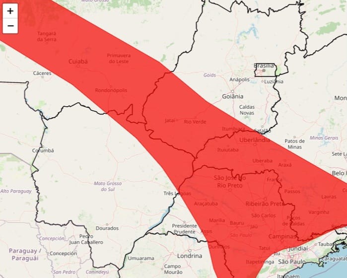 Segundo o Inmet, a frente fria se aproxima da região Sul do estado, enquanto o tempo seco predomina na região Norte. 