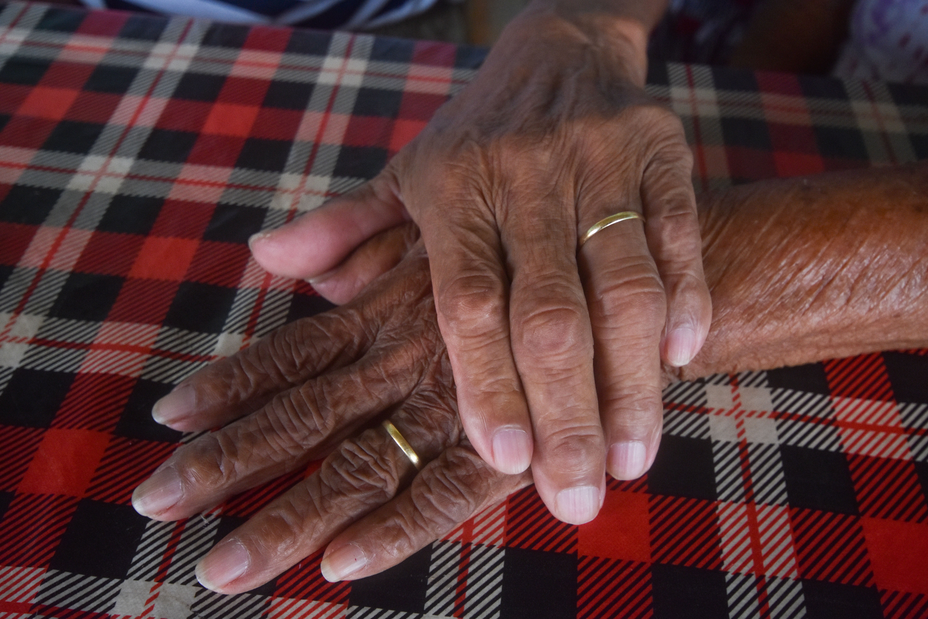 Lídia da Silva Sacamota, de 91 anos e Gabriel Sacamota, de 93 anos são casados há 76 anos