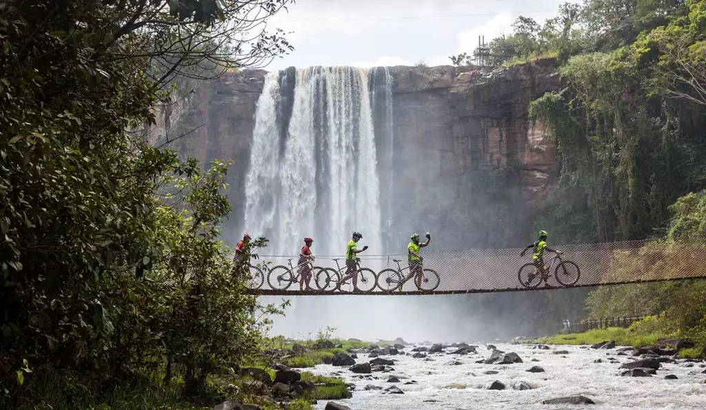 Gruto do Lago Azul é um atrativo turístico famoso em Bonito